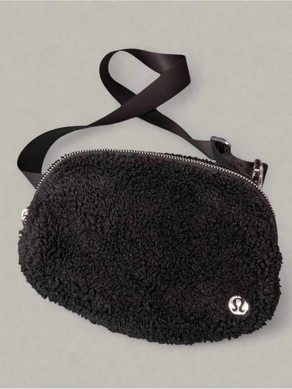 Lululemon Everywhere Fleece Belt Bag in Black